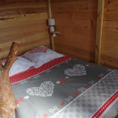 Patrice Et Chrstel Cabane En Bois Chatuzange-le-Goubet Esterno foto